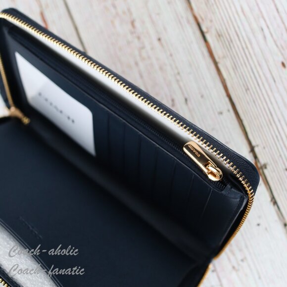 NWT Coach C8680 Dempsey Phone Wallet With Garden Plaid Print And Coach Patch - Picture 8 of 9